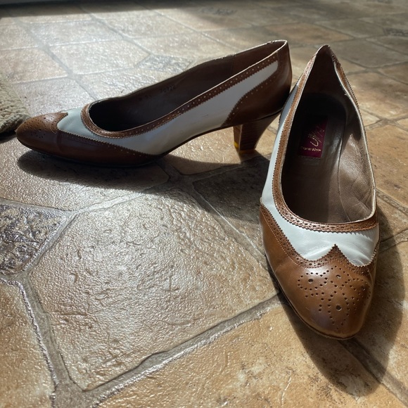 VTG Lord & Taylor Oxford Heels - Picture 9 of 9